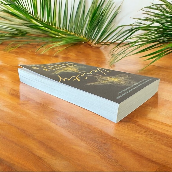 Verity by Colleen Hoover | Romantic Thriller Paperback - Picture 3 of 9